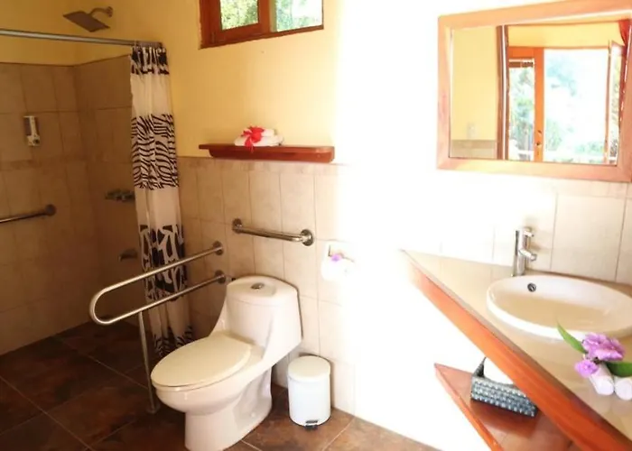 La Ceiba Tree Bed and breakfast Tilarán