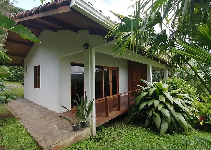 La Ceiba Tree Bed & Breakfast 3*